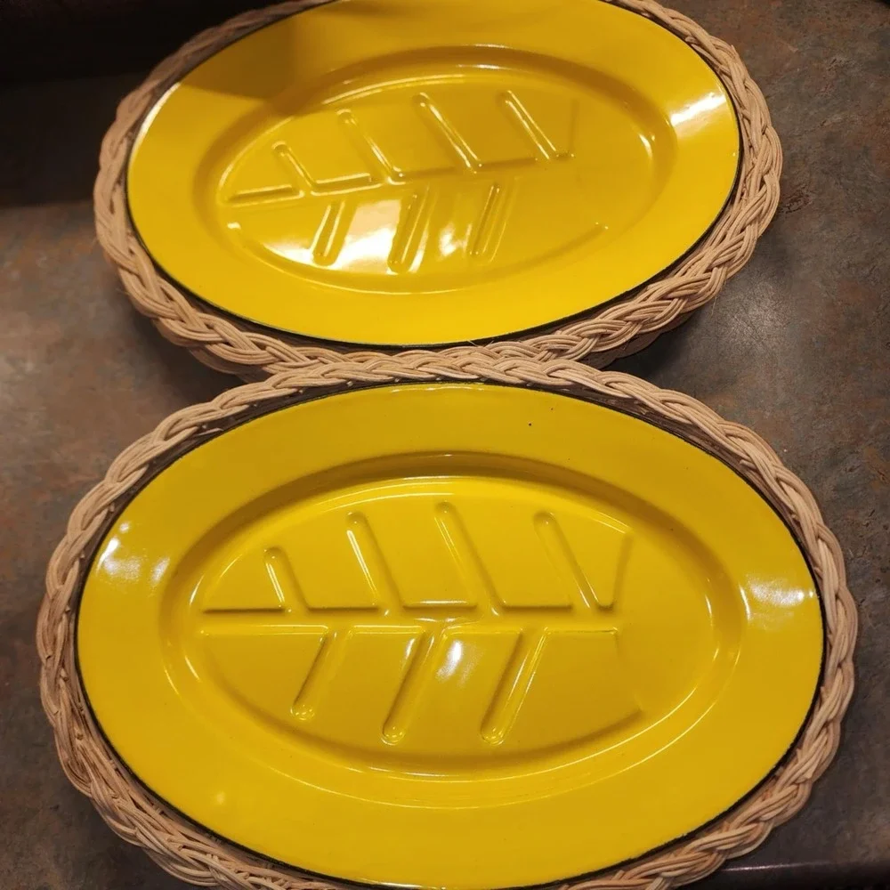 Set of 6 Vintage Yellow Enamel Sizzler Plates w/ Wicker Bases – Mid-Century